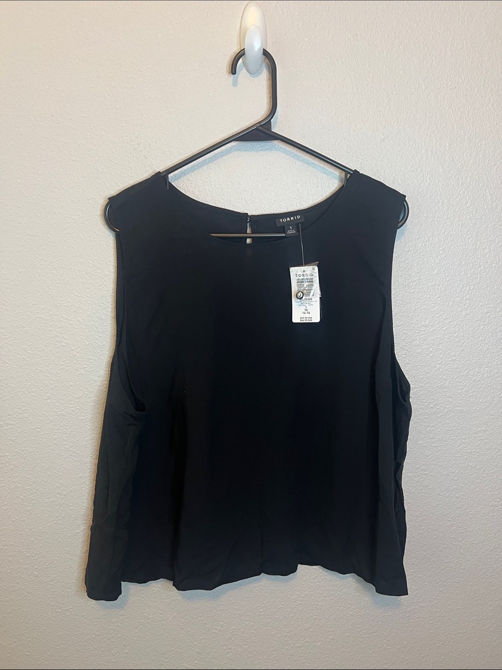 Torrid Sleeveless Shell Top Black Size 1X NWT